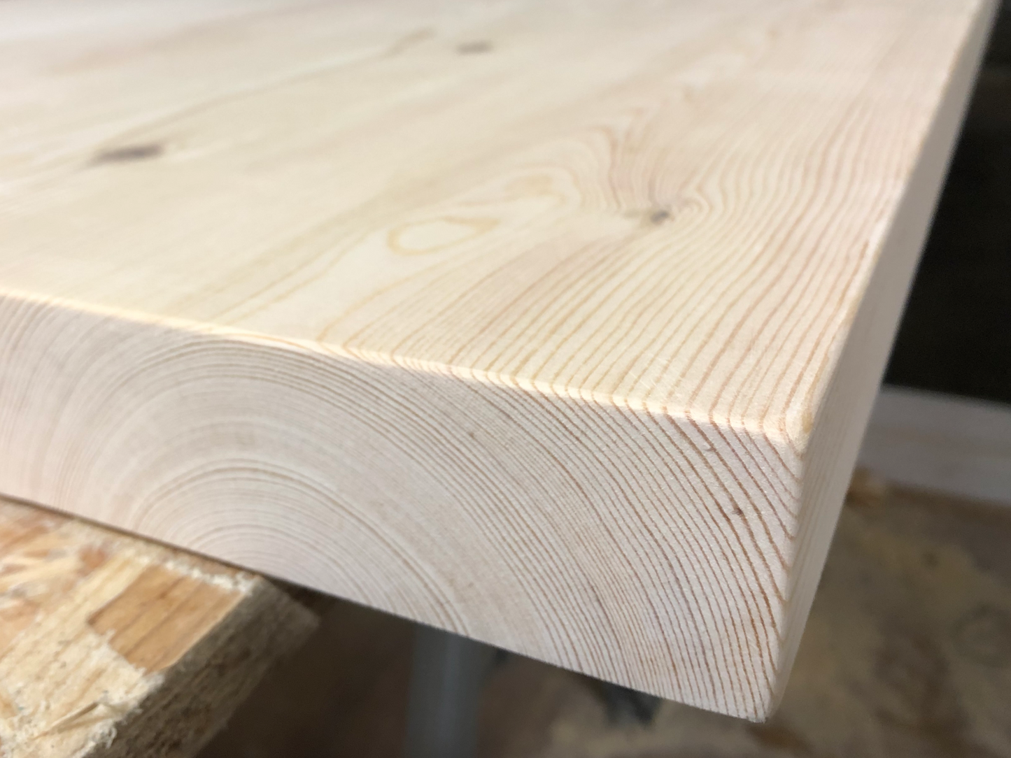 Pine Table Top Corner